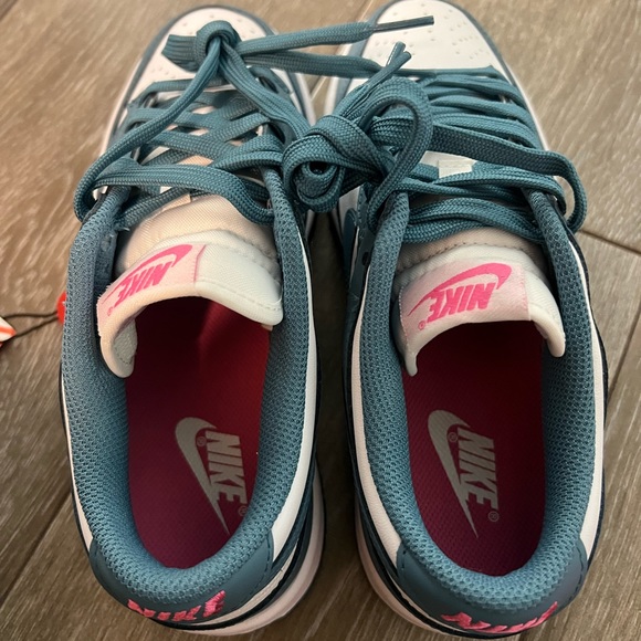 Woman’s Dunk Low “Noise Aqua” - Picture 6 of 10